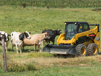 Quinn-Cat-Ag-Dairy-Skid-Steer-Loader